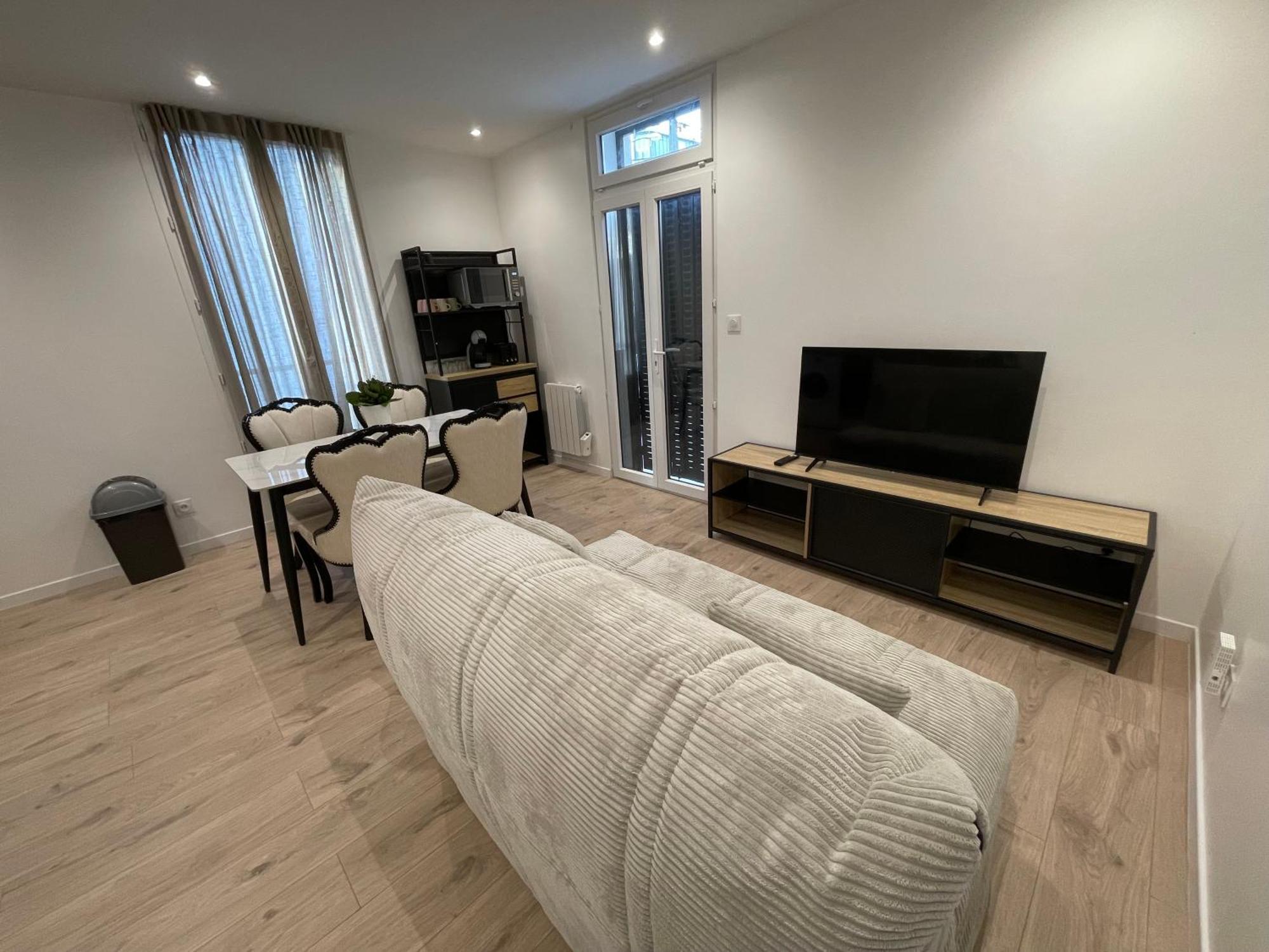 Appartement Avec Terrasse Et Ciel Etoile ! Noisy-le-Sec Esterno foto